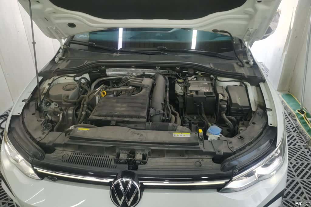 Volkswagen Golf, 2023 10