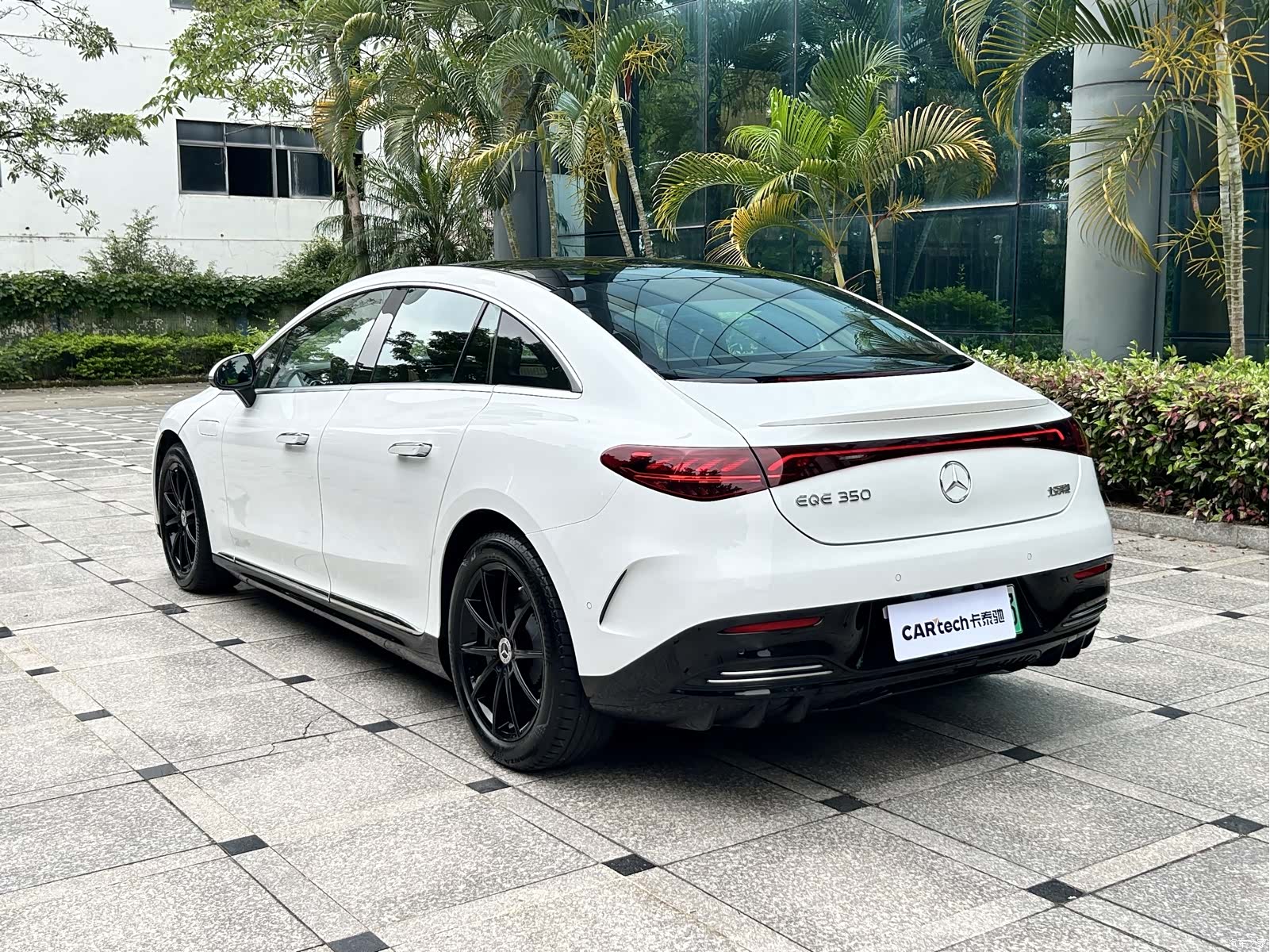 Mercedes-Benz EQE, 2023 6