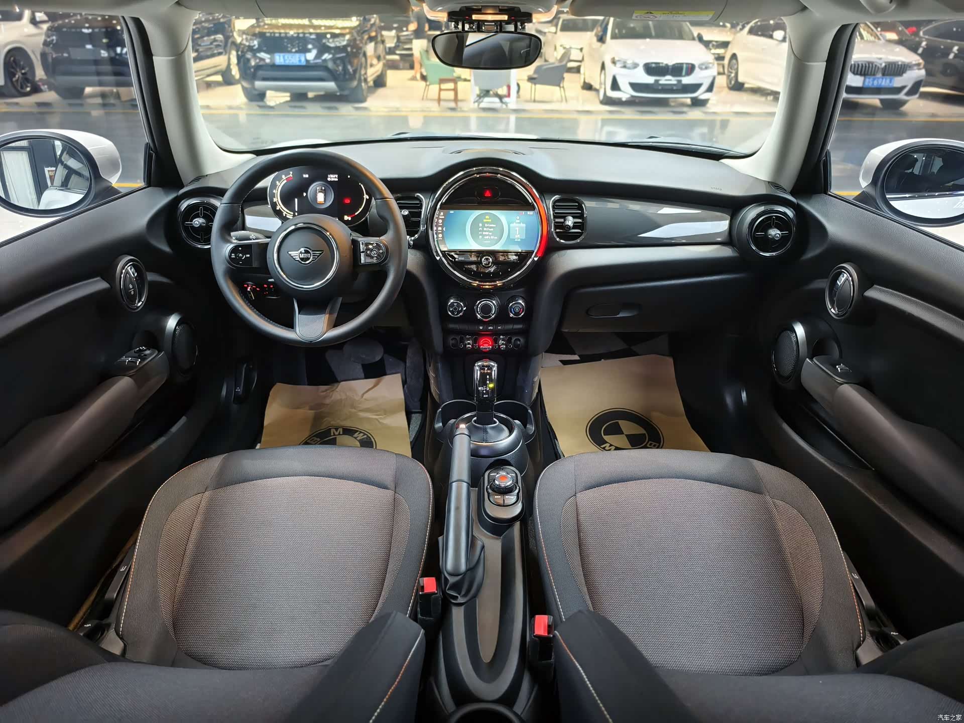 Mini ONE, 2024 7