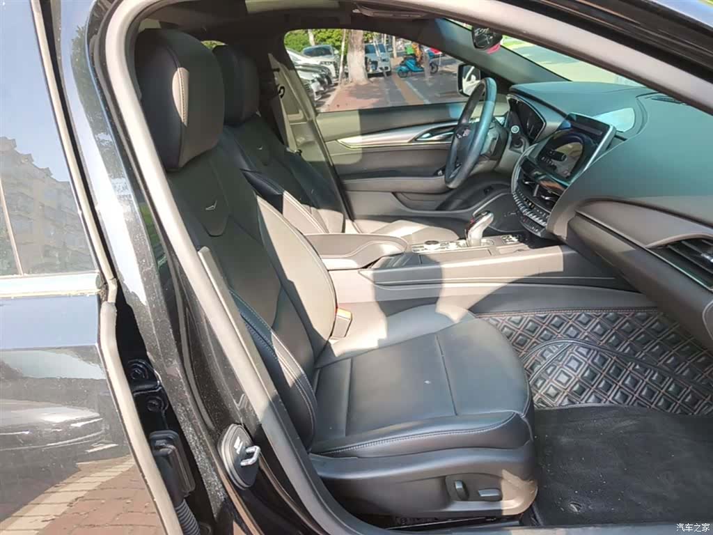 Cadillac CT5, 2022 25