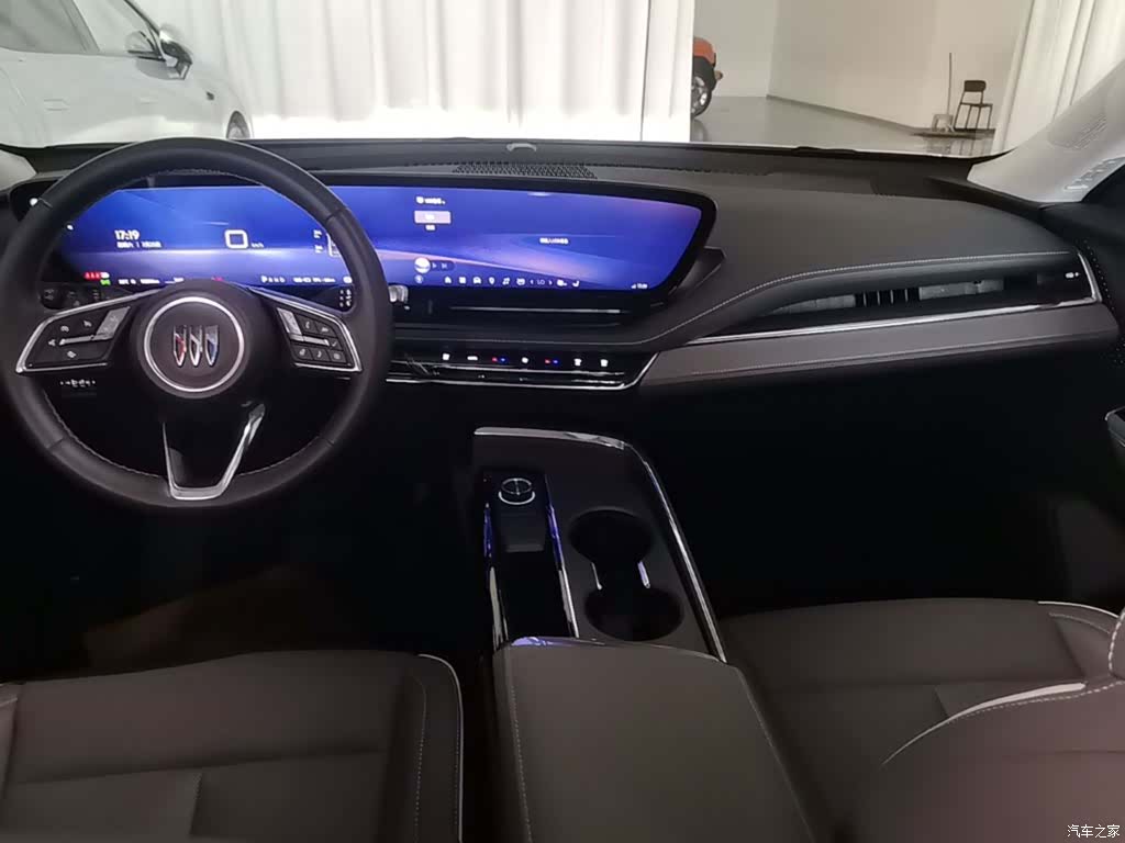 Buick E5, 2025 10