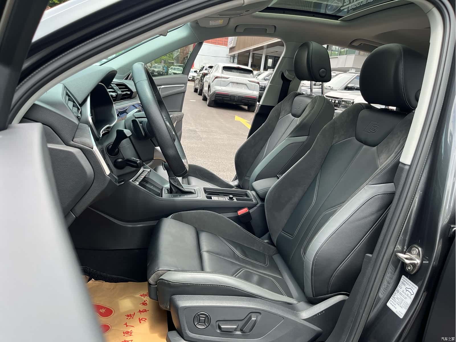Audi Q3, 2022 11