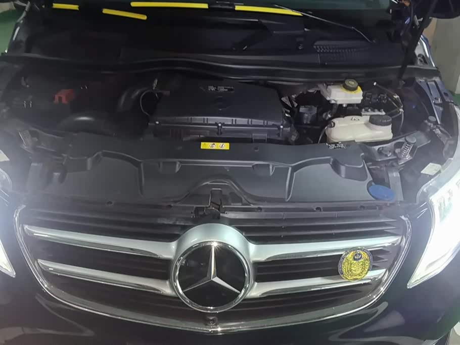 Mercedes-Benz V-class