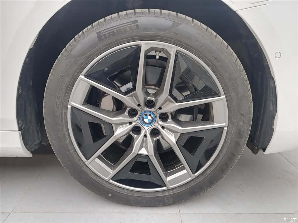 BMW i5, 2025 18