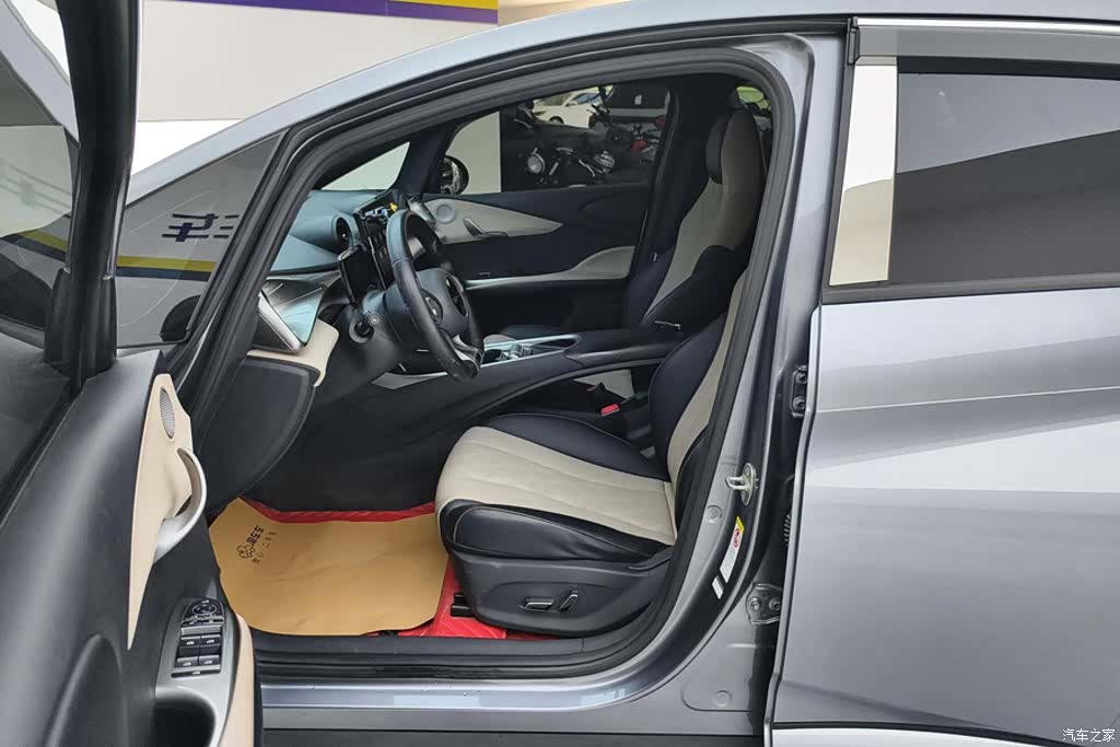 BYD Dolphin, 2023 9
