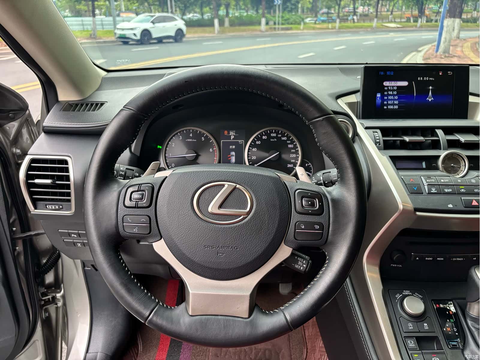Lexus NX, 2016 19