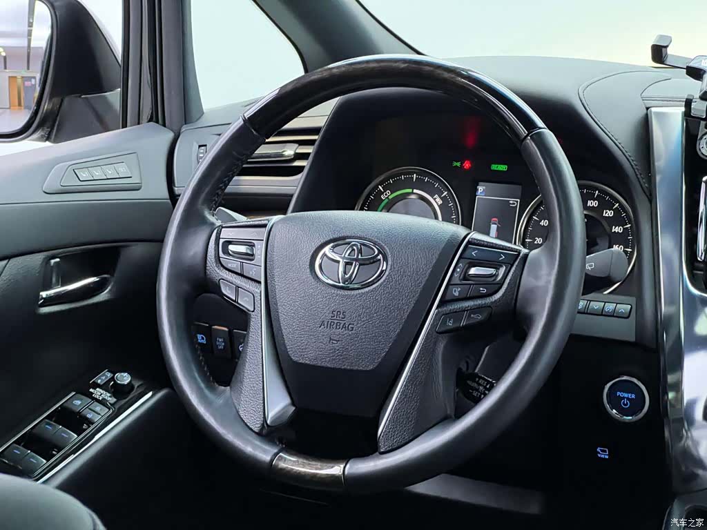 Toyota Vellfire, 2023 25