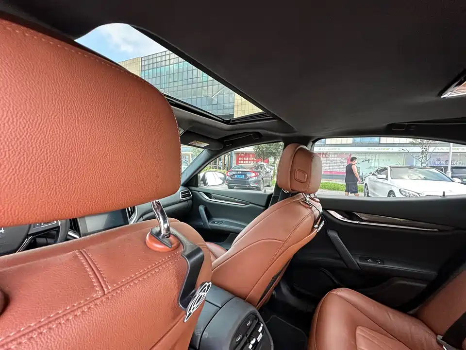 Maserati Ghibli Maserati Ghibli