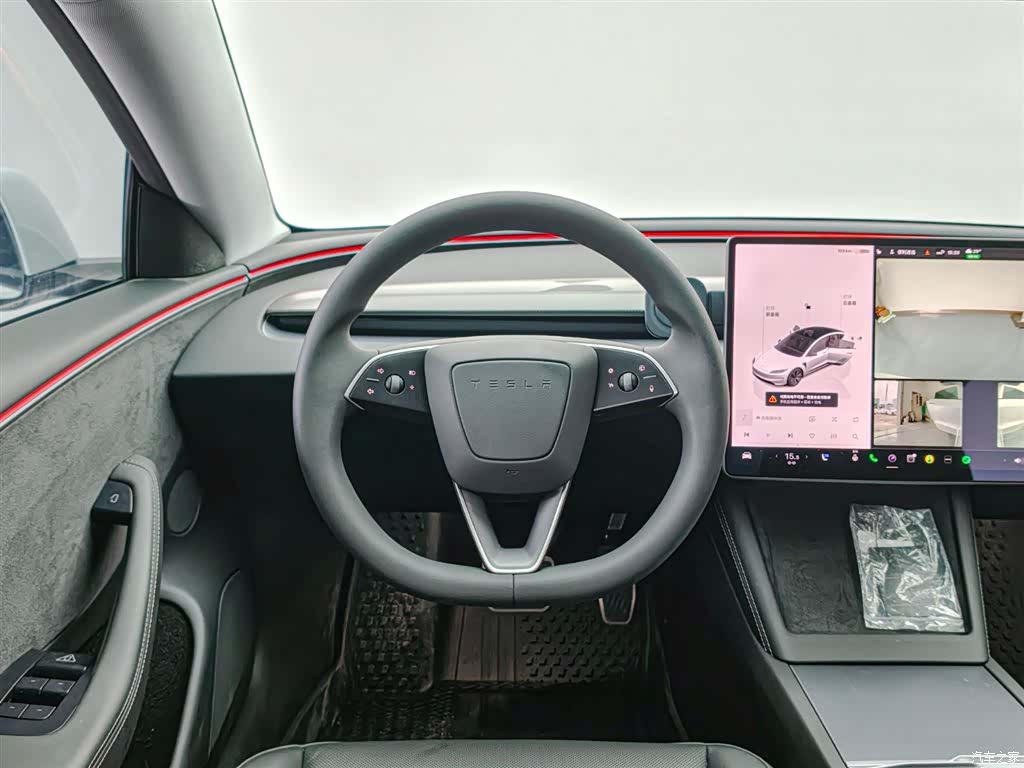 Tesla Model 3, 2025 18