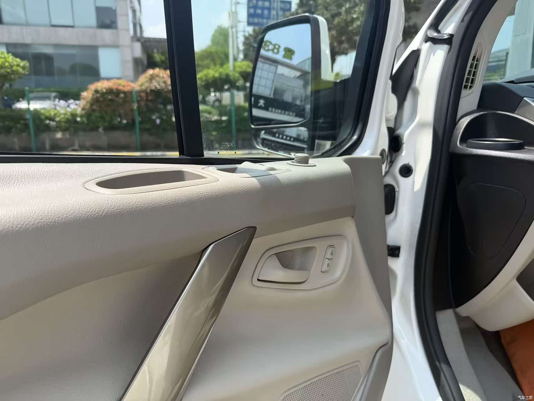 Ford Tourneo, 2017 10