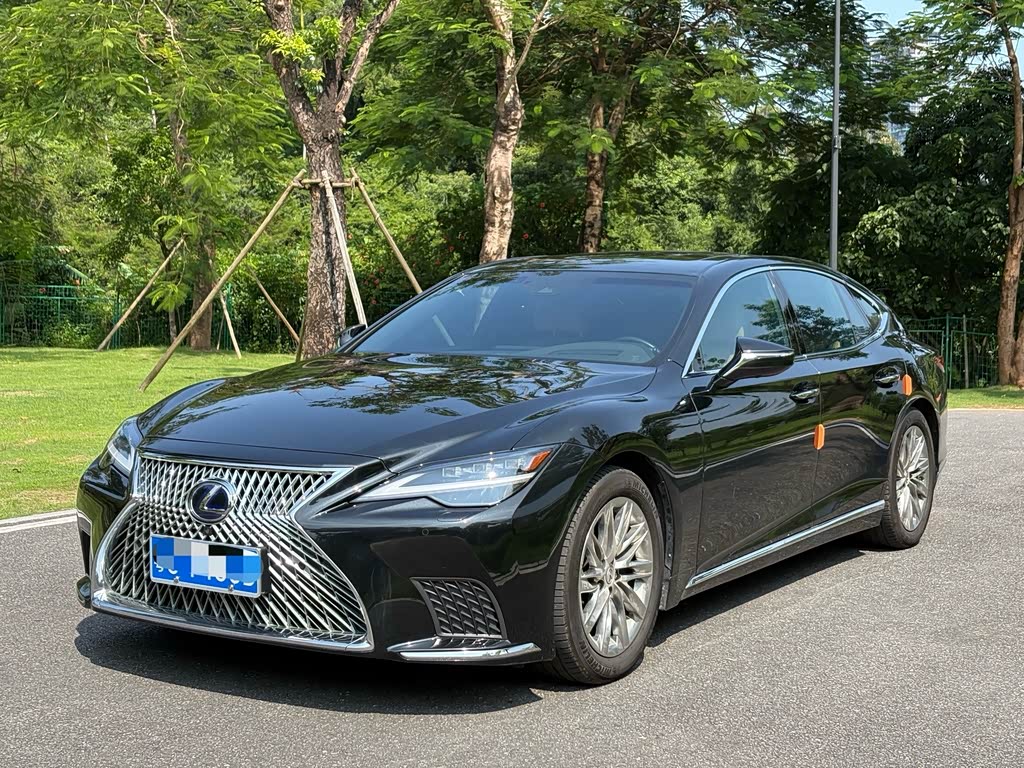 Lexus LS