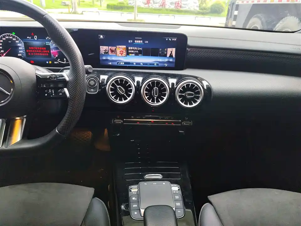 Mercedes-Benz Class A Mercedes-Benz Class A