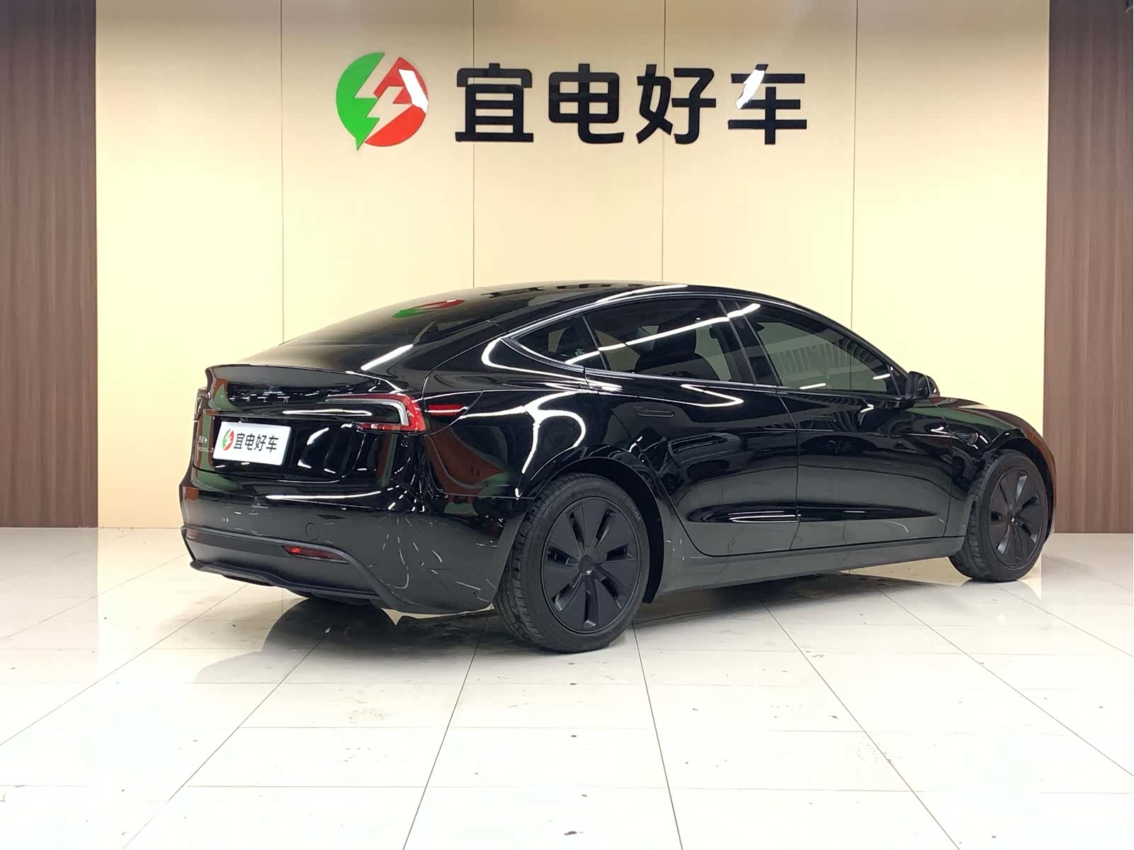 Tesla Model 3, 2025 все фото