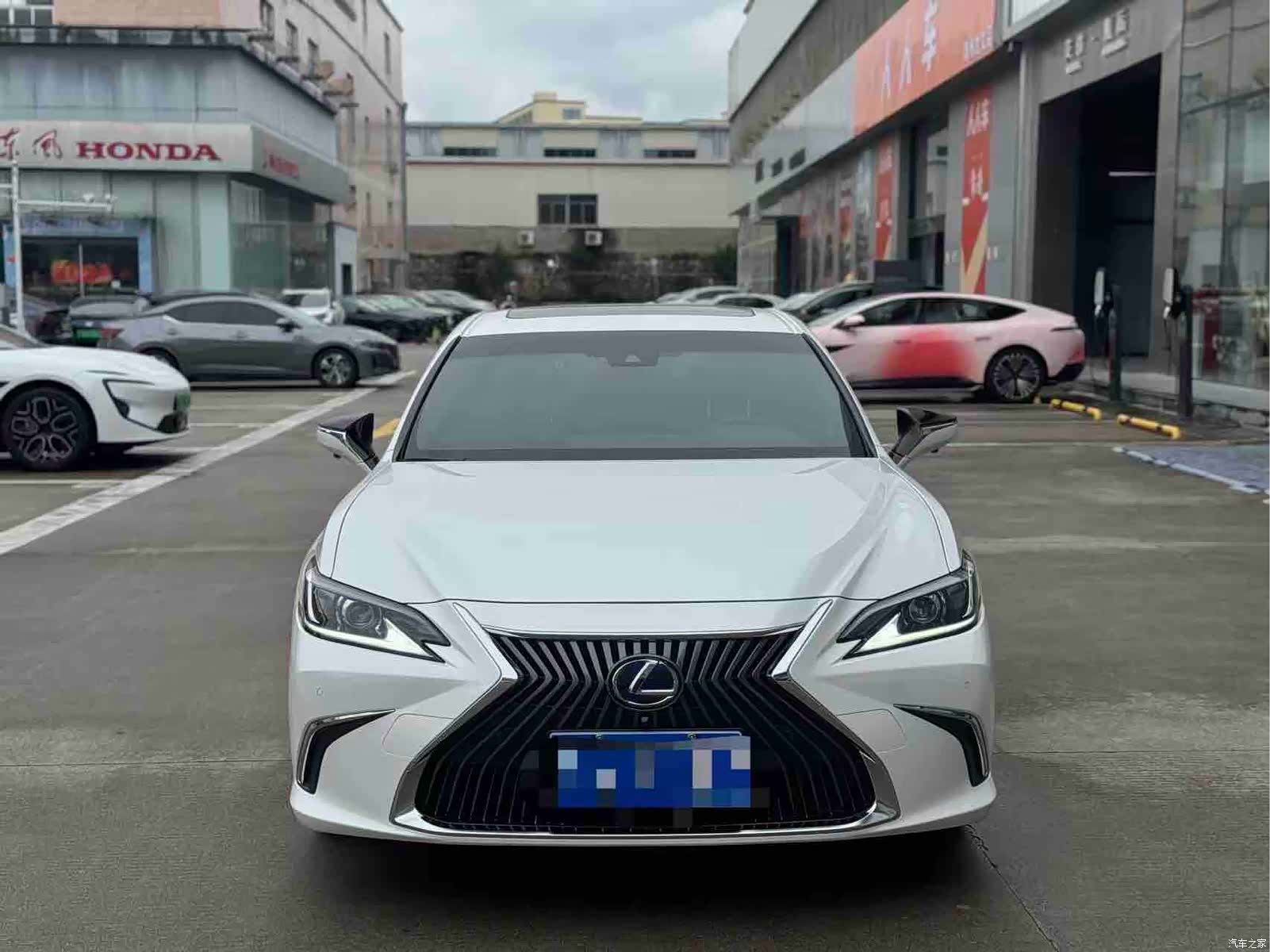 Lexus ES, 2018 1