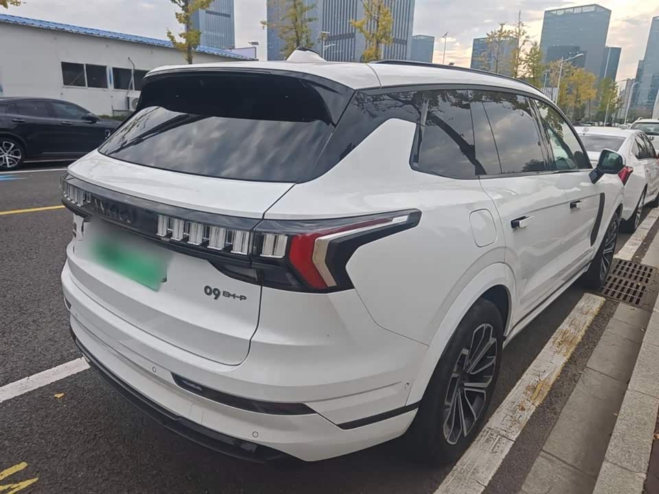 Lynk & Co 09 EM-P