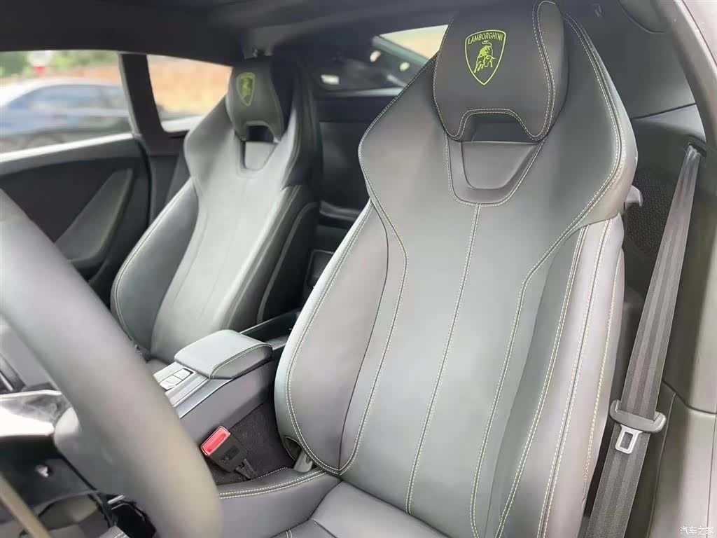 Lamborghini Huracán, 2021 все фото