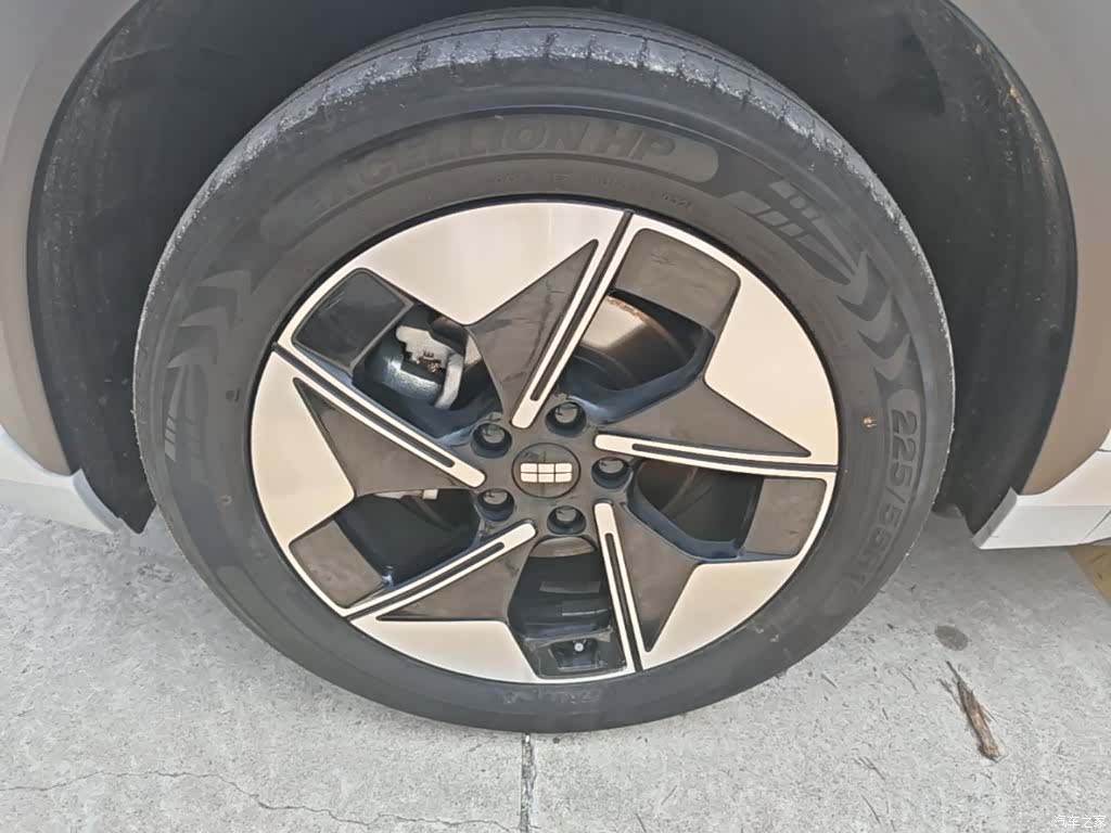 Geely Galaxy E5, 2025 23