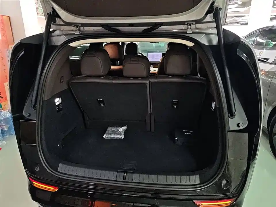 Li Auto Ideal MEGA Li Auto Ideal MEGA