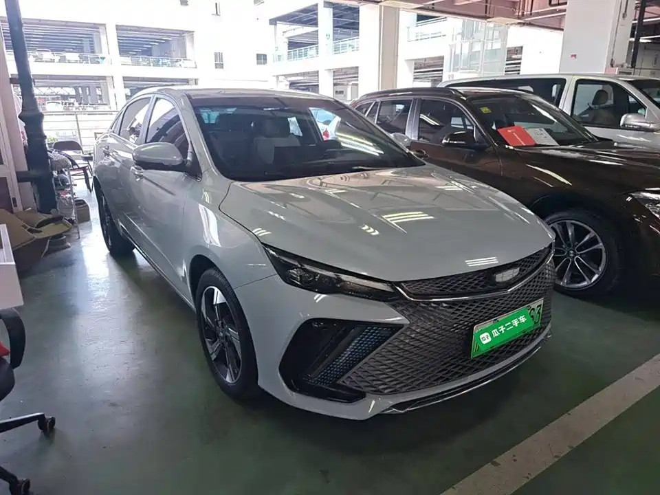 Geely Emgrand L HiP Geely Emgrand L HiP