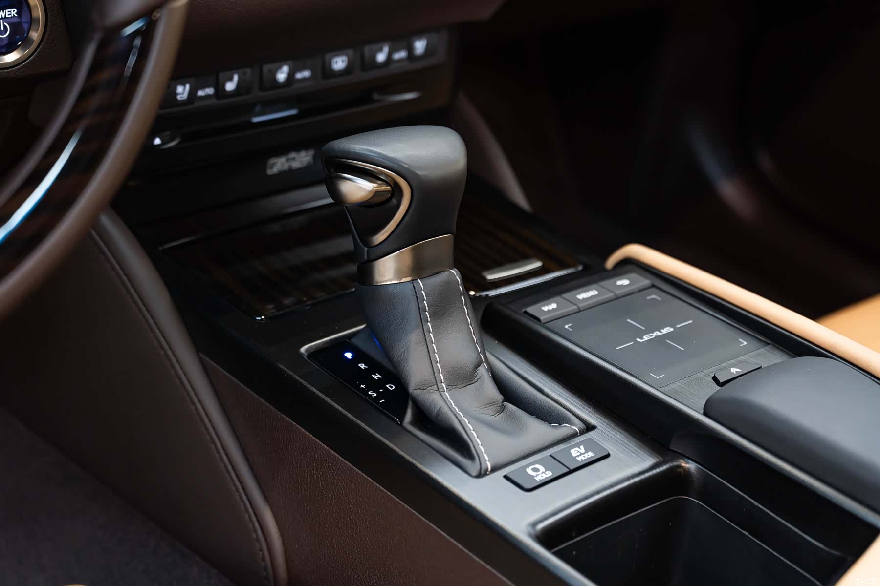 Lexus ES, 2019 14