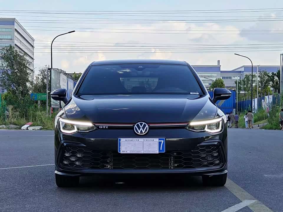 Volkswagen Golf GTI