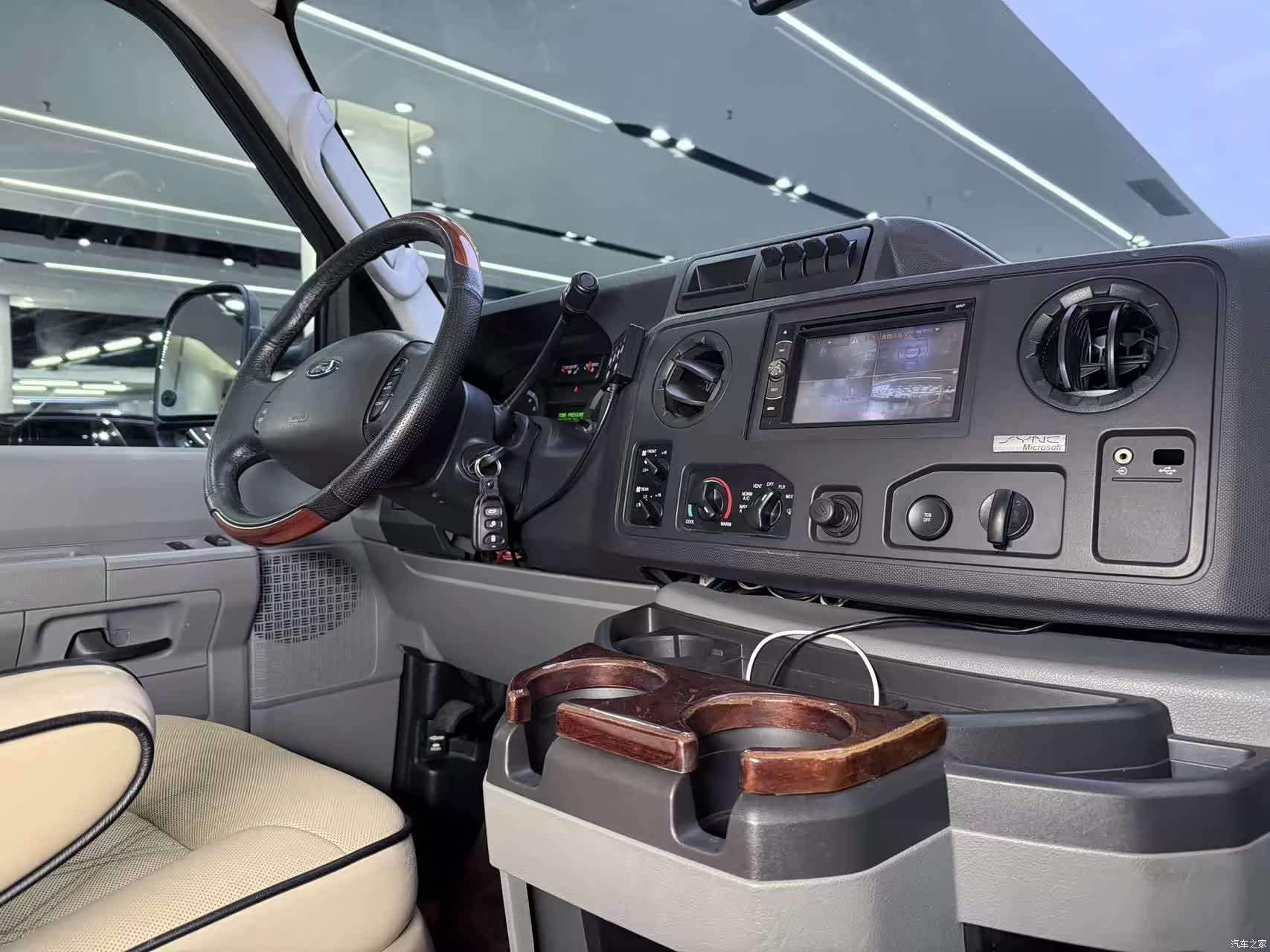 Ford E350, 2015 11