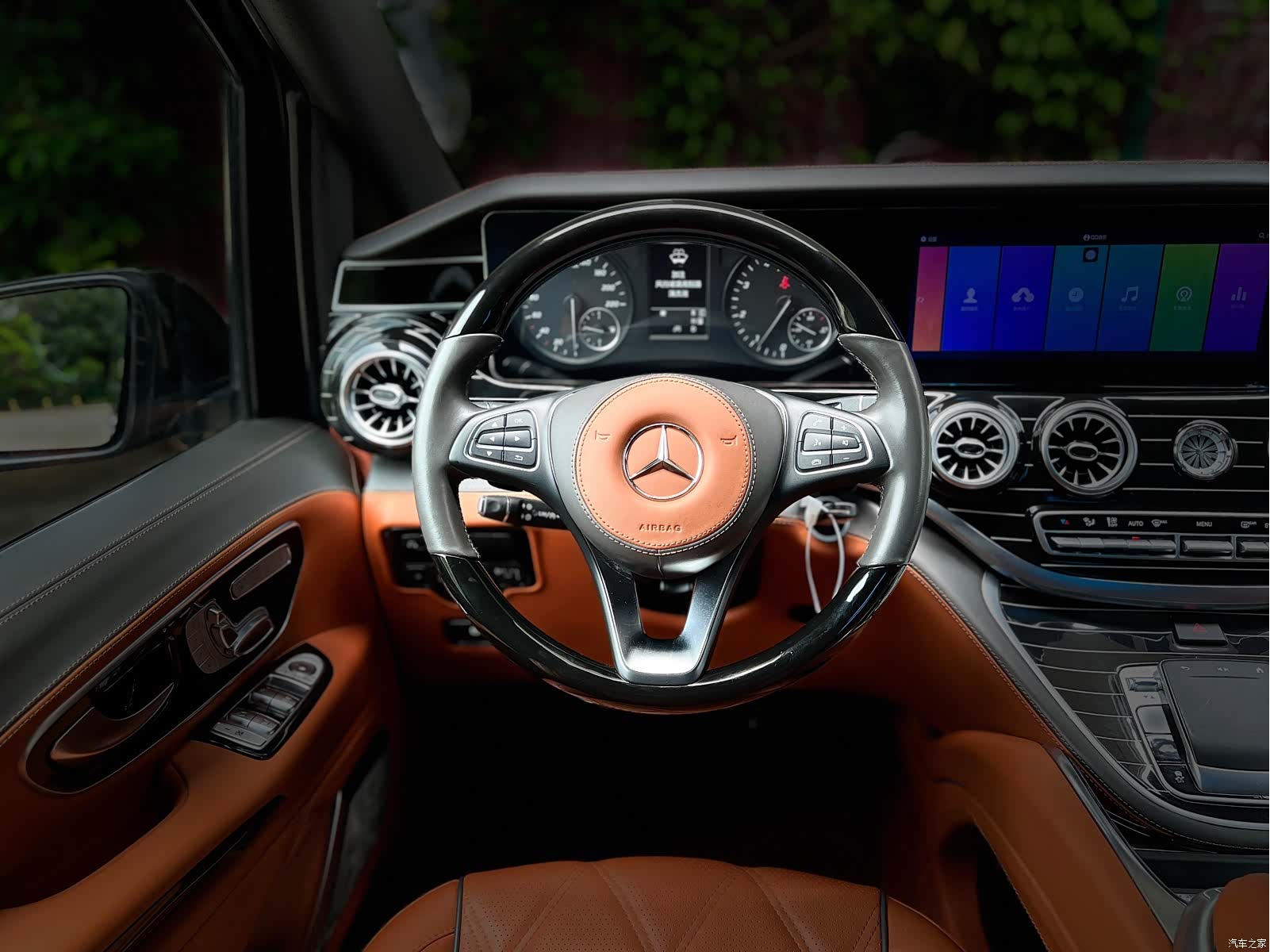 Mercedes-Benz 7, 2024 20