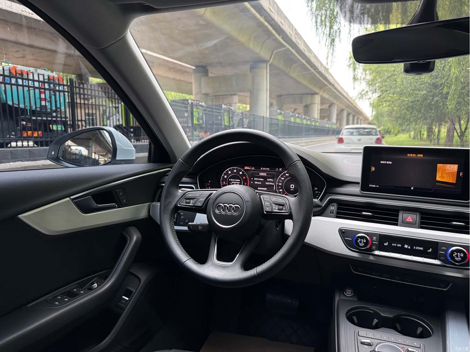 Audi A4L, 2019 8