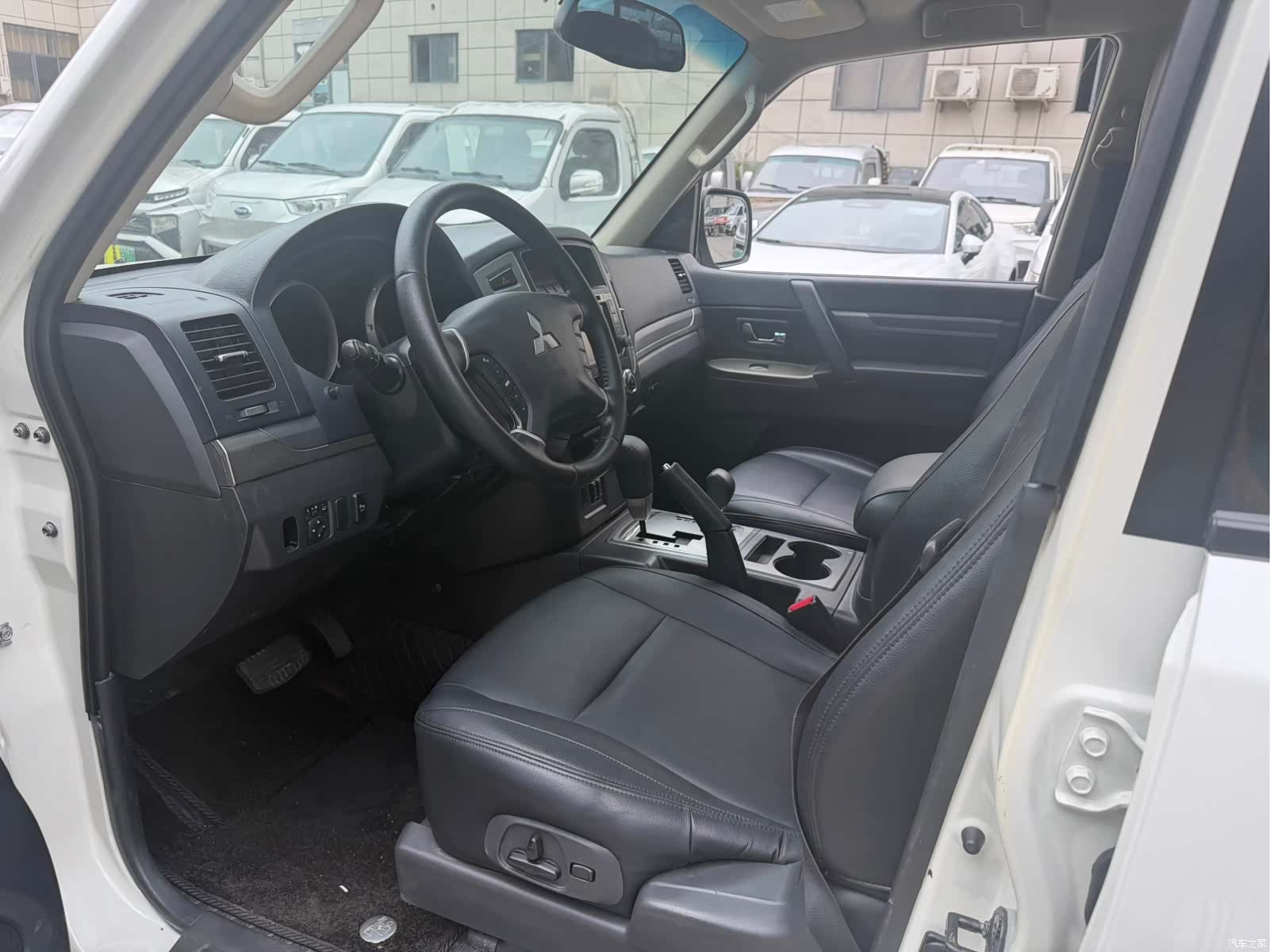 Mitsubishi Pajero, 2017 4