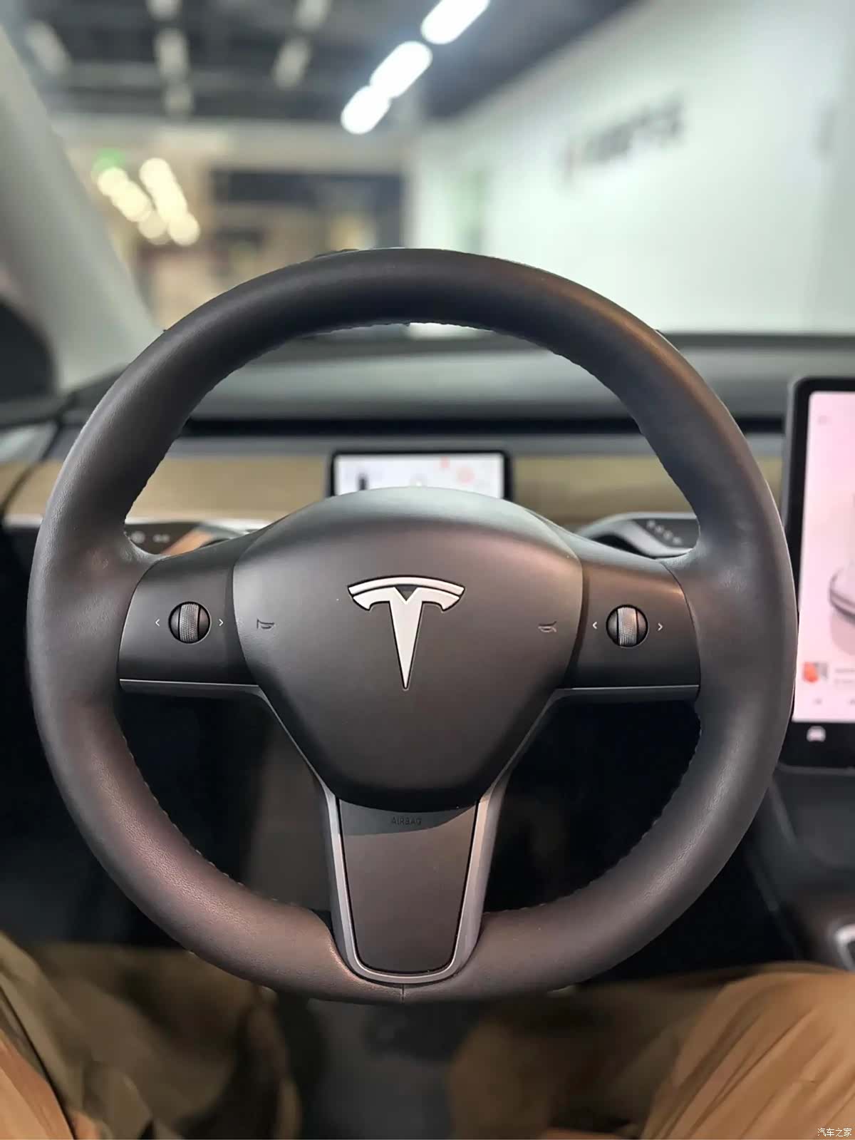 Tesla Model Y, 2022 11