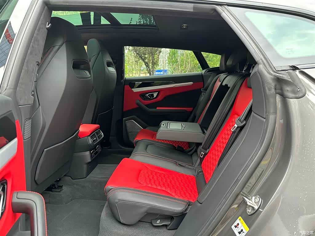 Lamborghini Urus, 2021 9