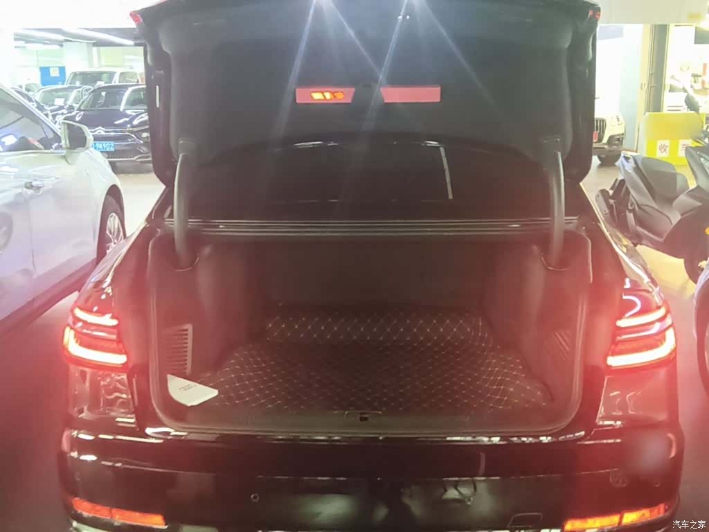 Audi A8L, 2022 19