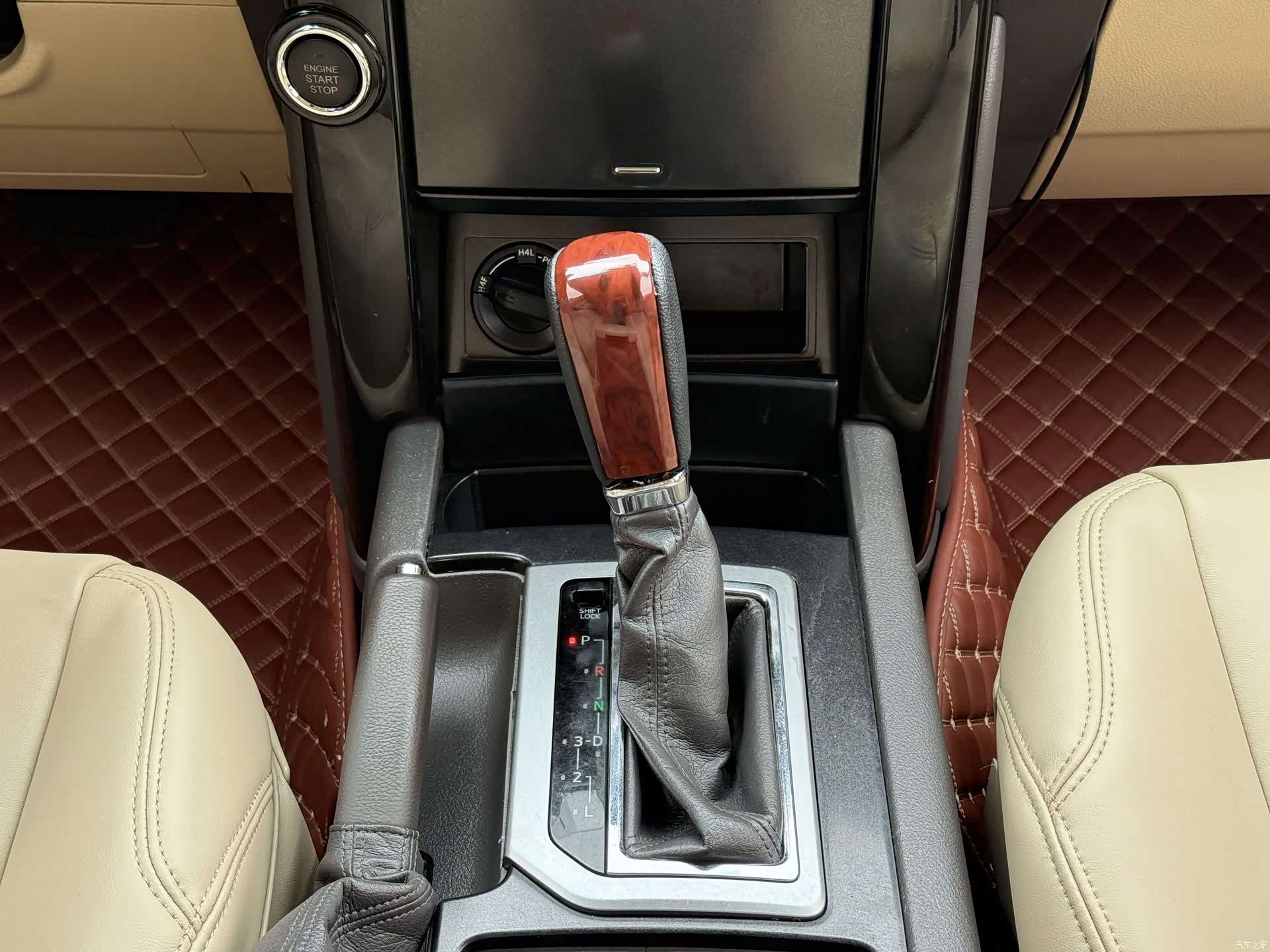 Toyota Prado, 2015 12