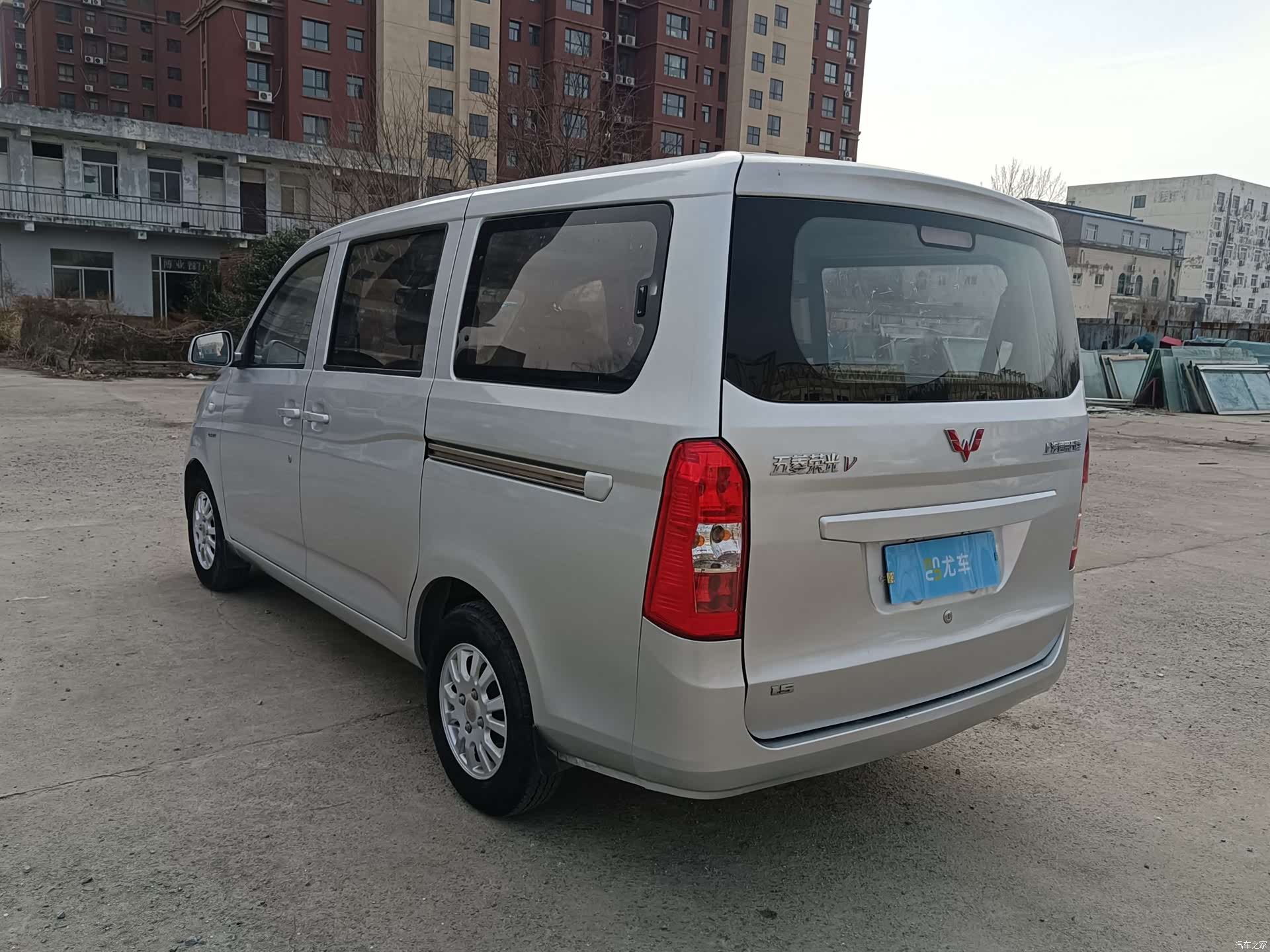 Wuling V, 2017 14