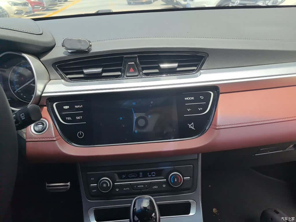 Geely S1, 2019 13