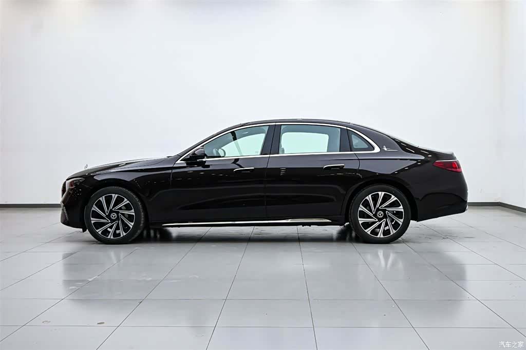 Mercedes-Benz E-Class, 2024 6