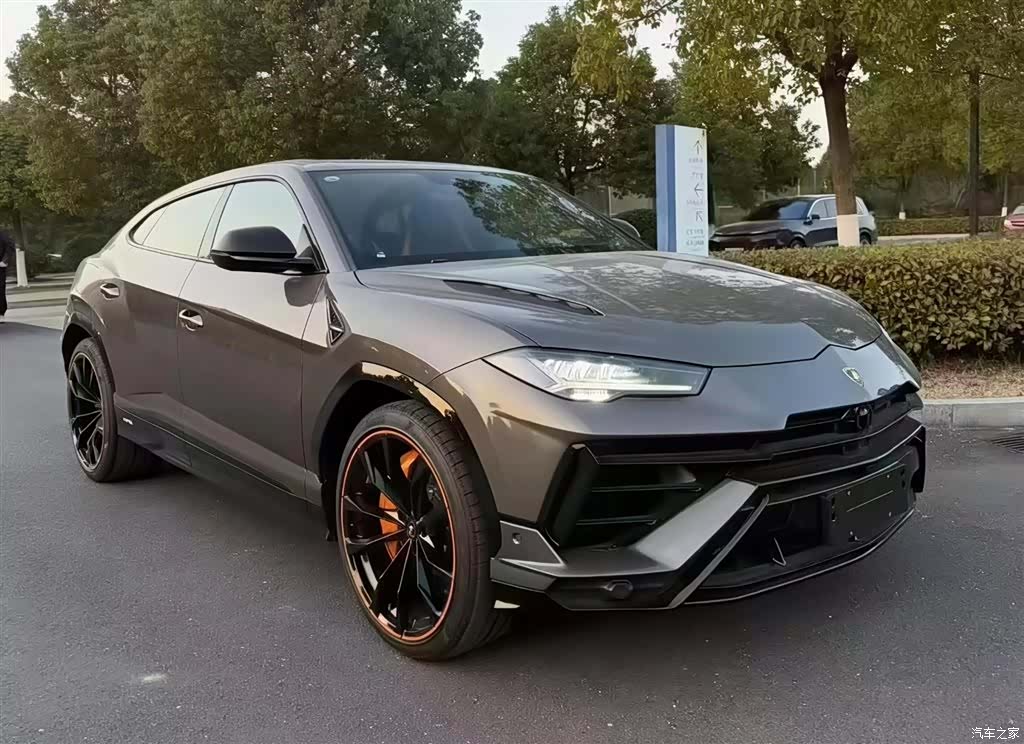 Lamborghini Urus, 2026 3