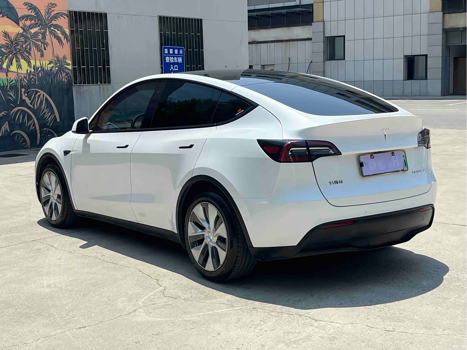 Tesla Model Y, 2021 4