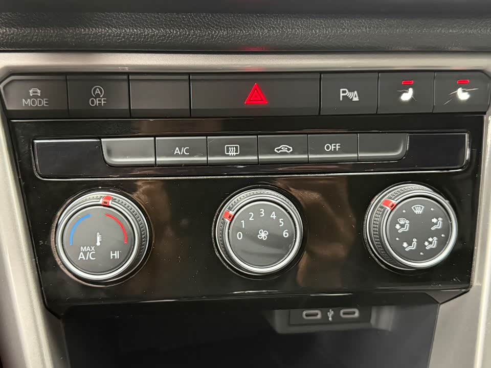 Volkswagen T-ROC exploring Songs