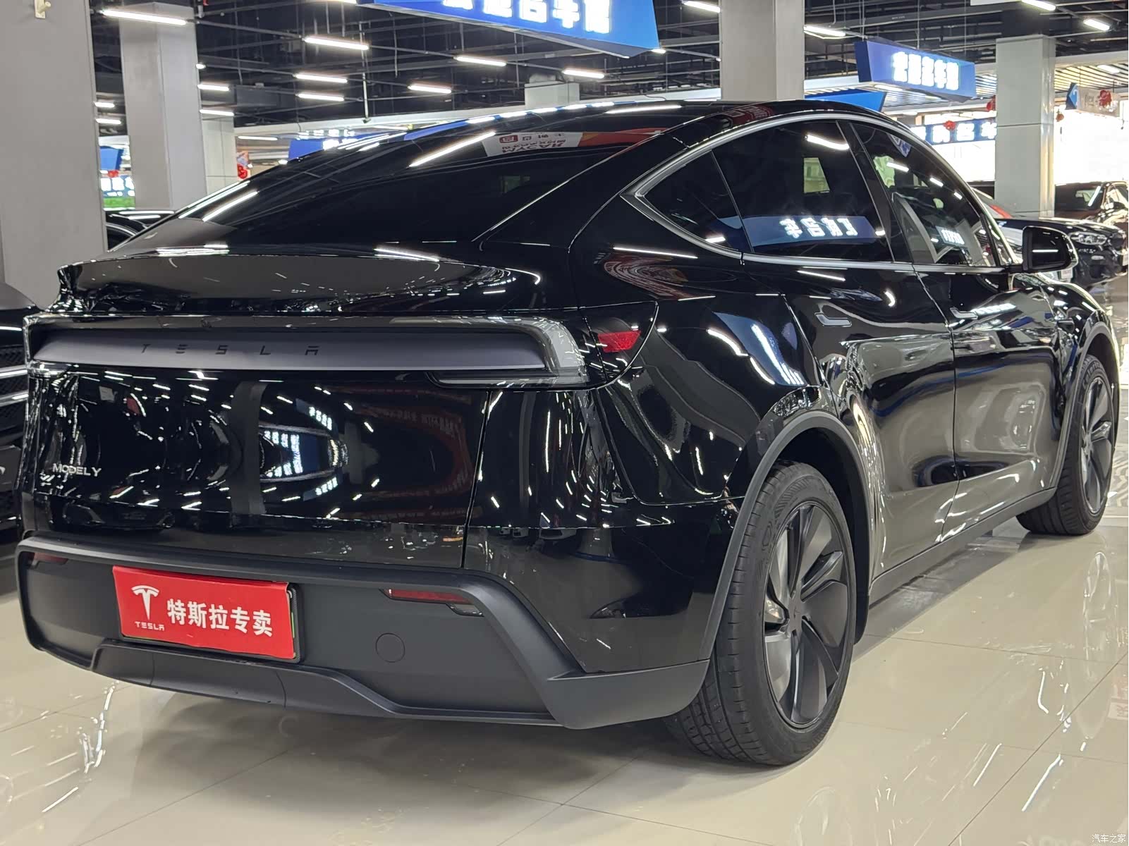 Tesla Model Y, 2025 9