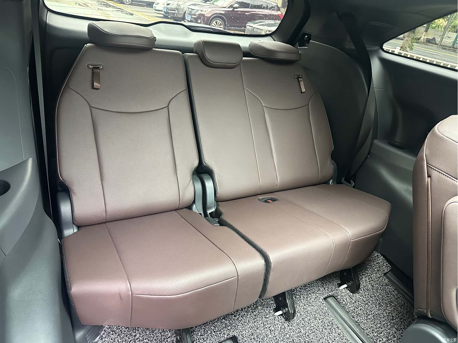 Toyota Sienna, 2022 14