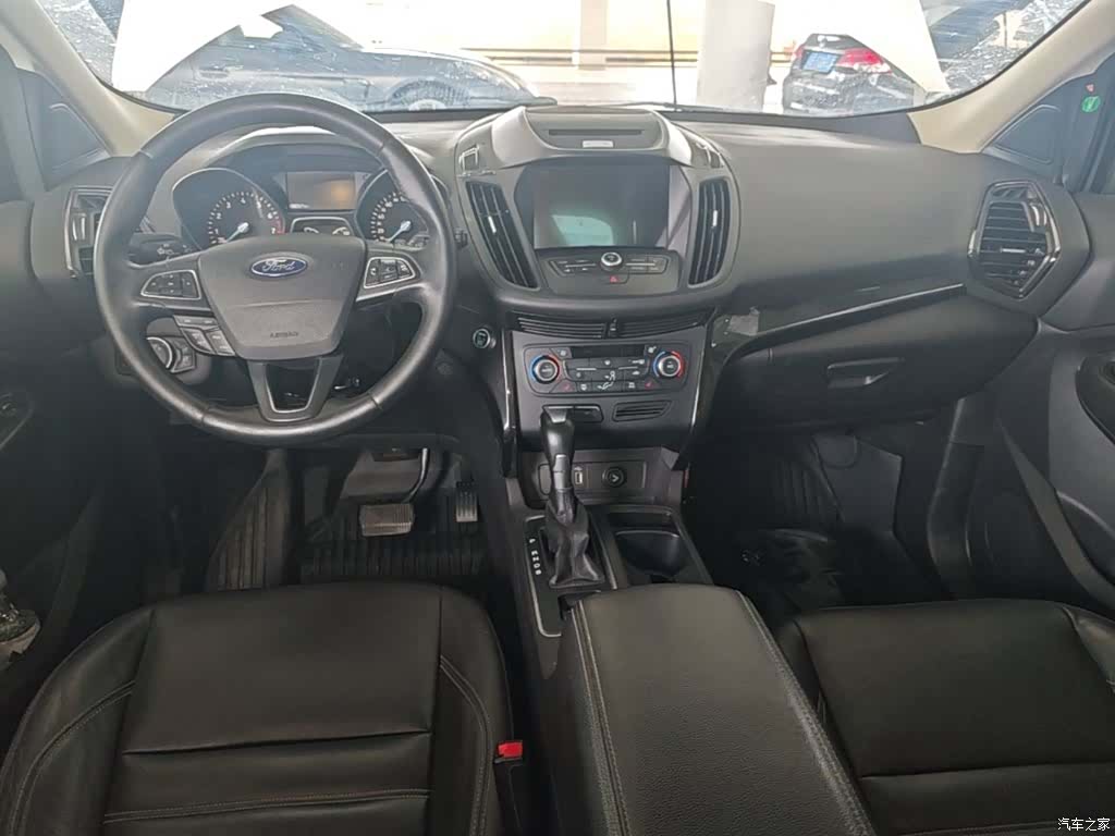 Ford Kuga, 2017 10