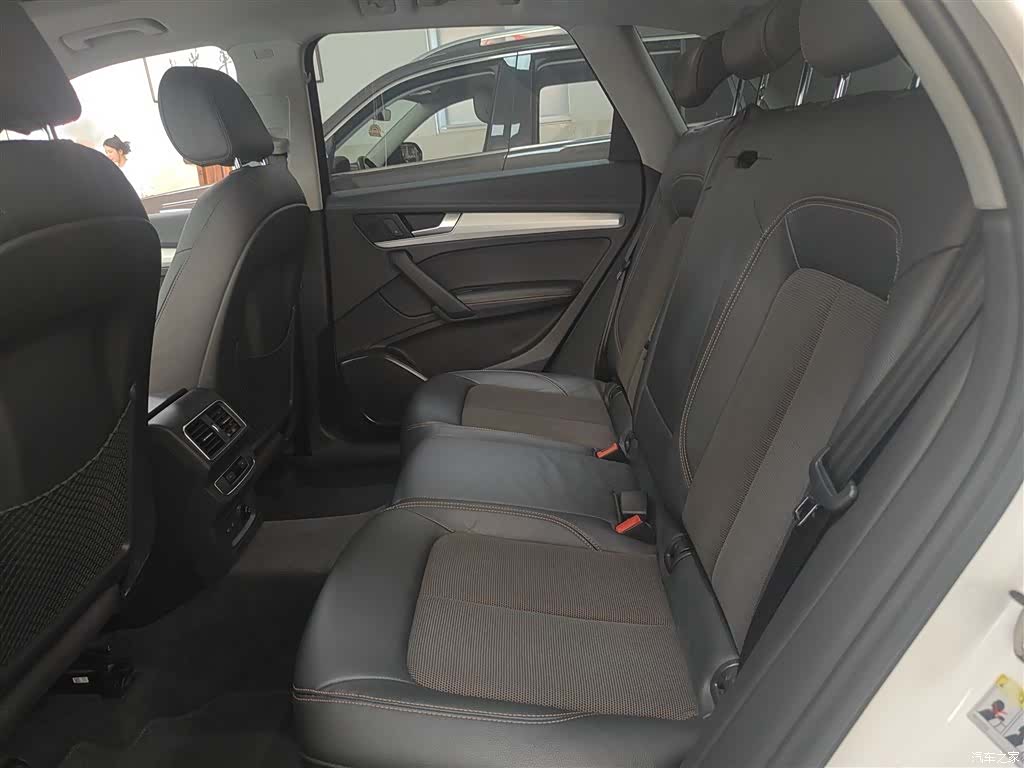 Audi Q5L, 2020 10