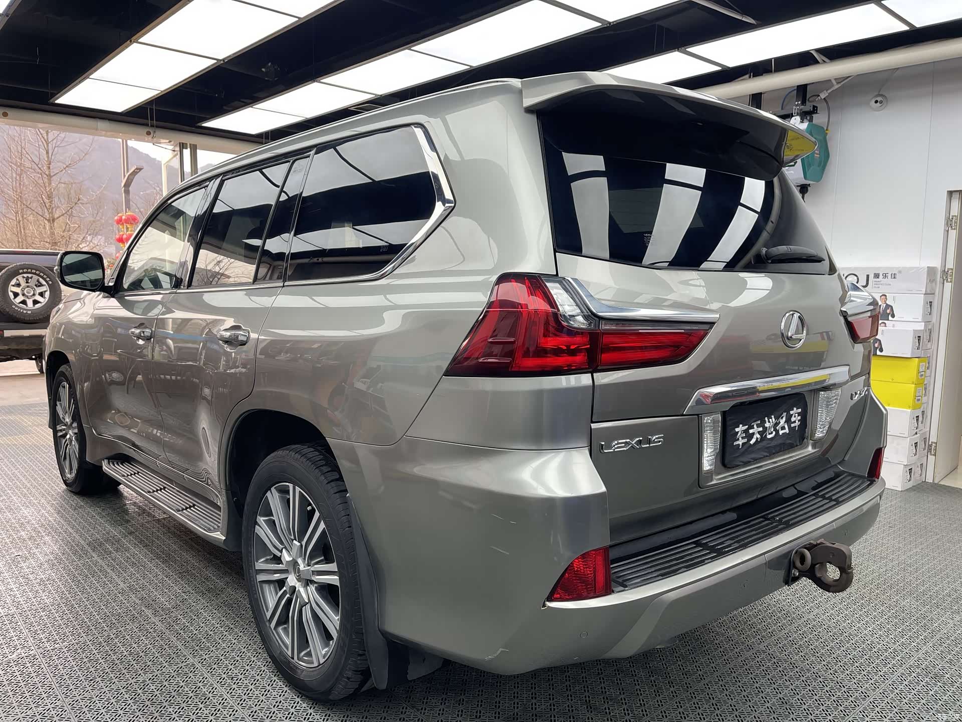 Lexus LX, 2016 2