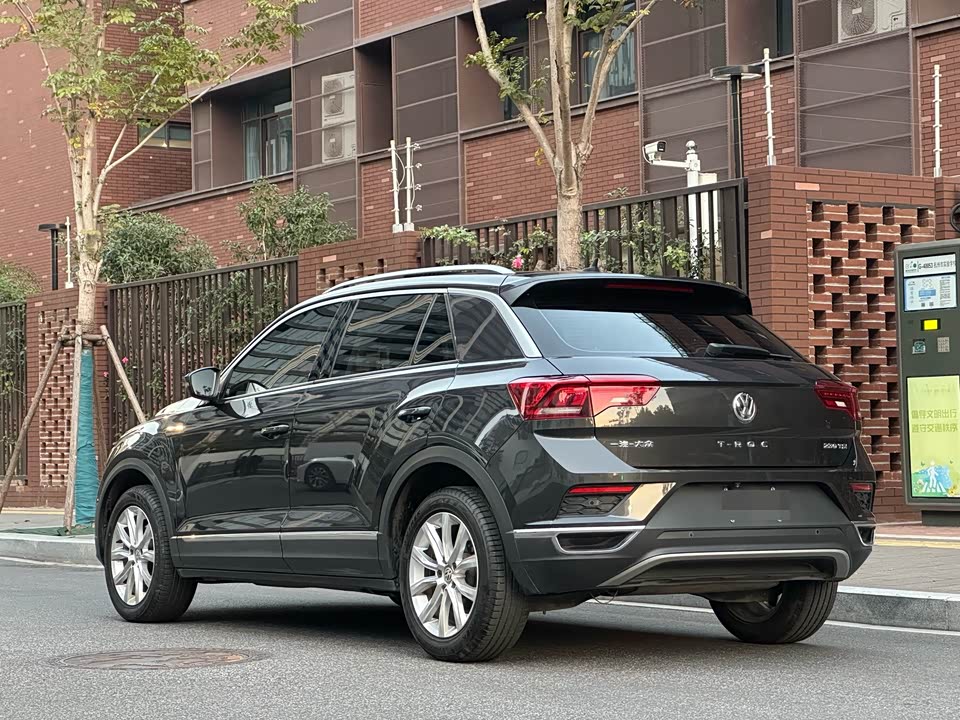 Volkswagen T-ROC exploring Songs