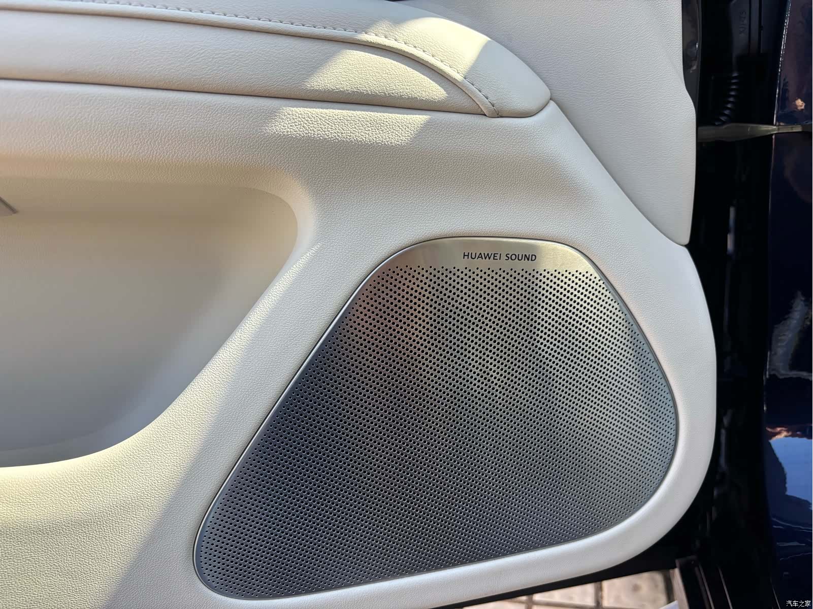 AITO M5, 2022 25