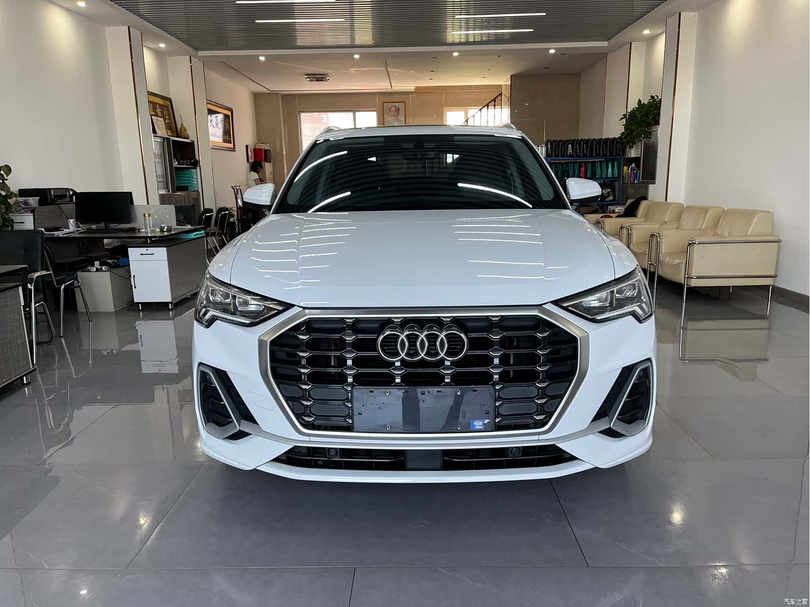 Audi Q3, 2023 2