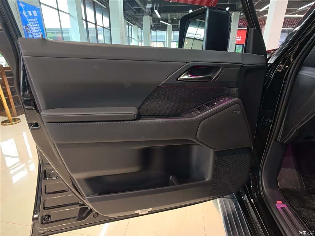 Lexus GX, 2026 13