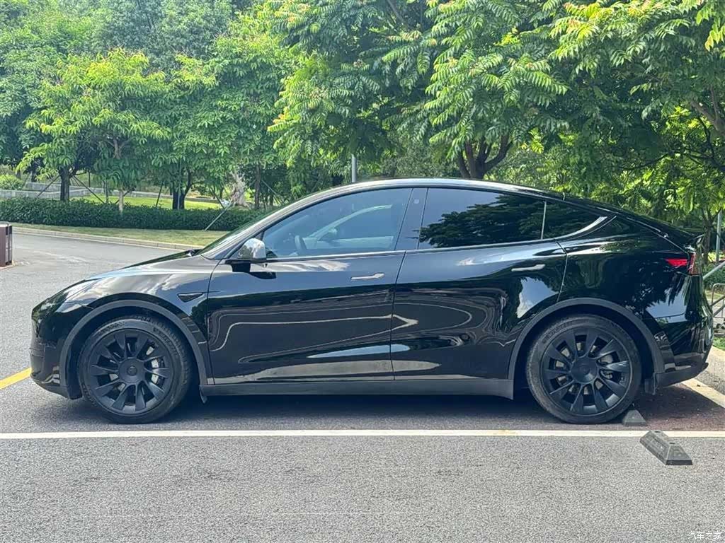 Tesla Model Y, 2022 11