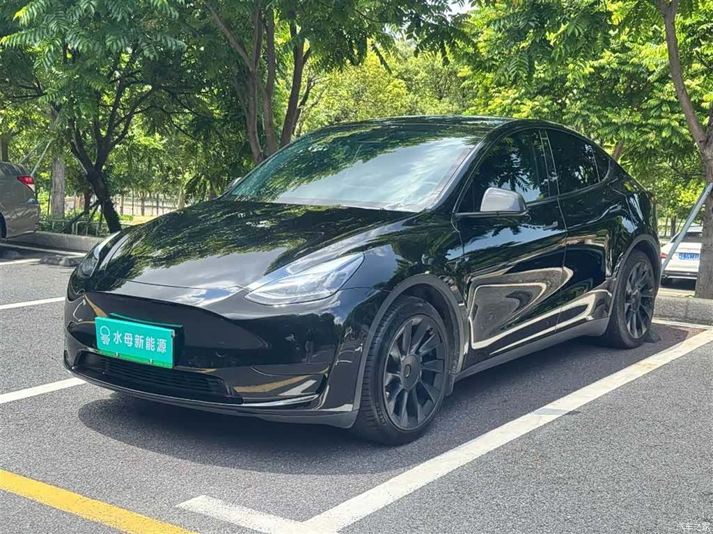 Tesla Model Y, 2022 1